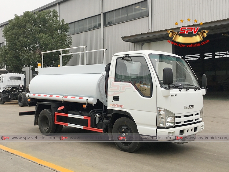 2,000 litres Mini Fuel Bowser ISUZU - RF